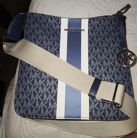Michael Kors Navy Jet Set Travel Signature Logo & Metallic Messenger Bag - Picture 1 of 6